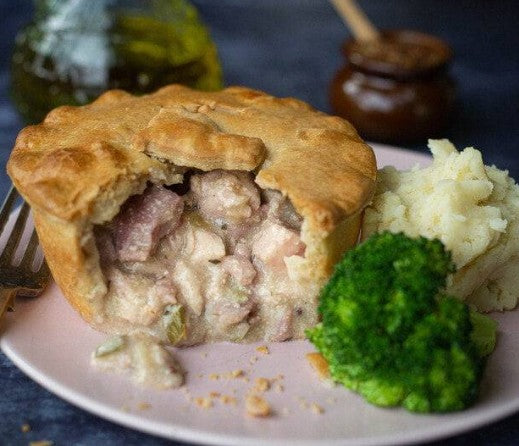 Mud Premium Sussex Chicken, Ham & Leek Pie 12 x 270gm