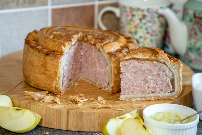 Chilled Cold Cutting Pork & Apple Pie* 2kg - TO ORDER ONLY