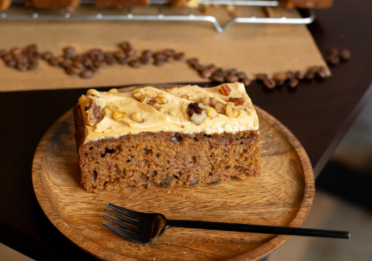 Cakesmiths VEGAN Coffee, Pecan & Walnut Traycake 1 x 18 ptn